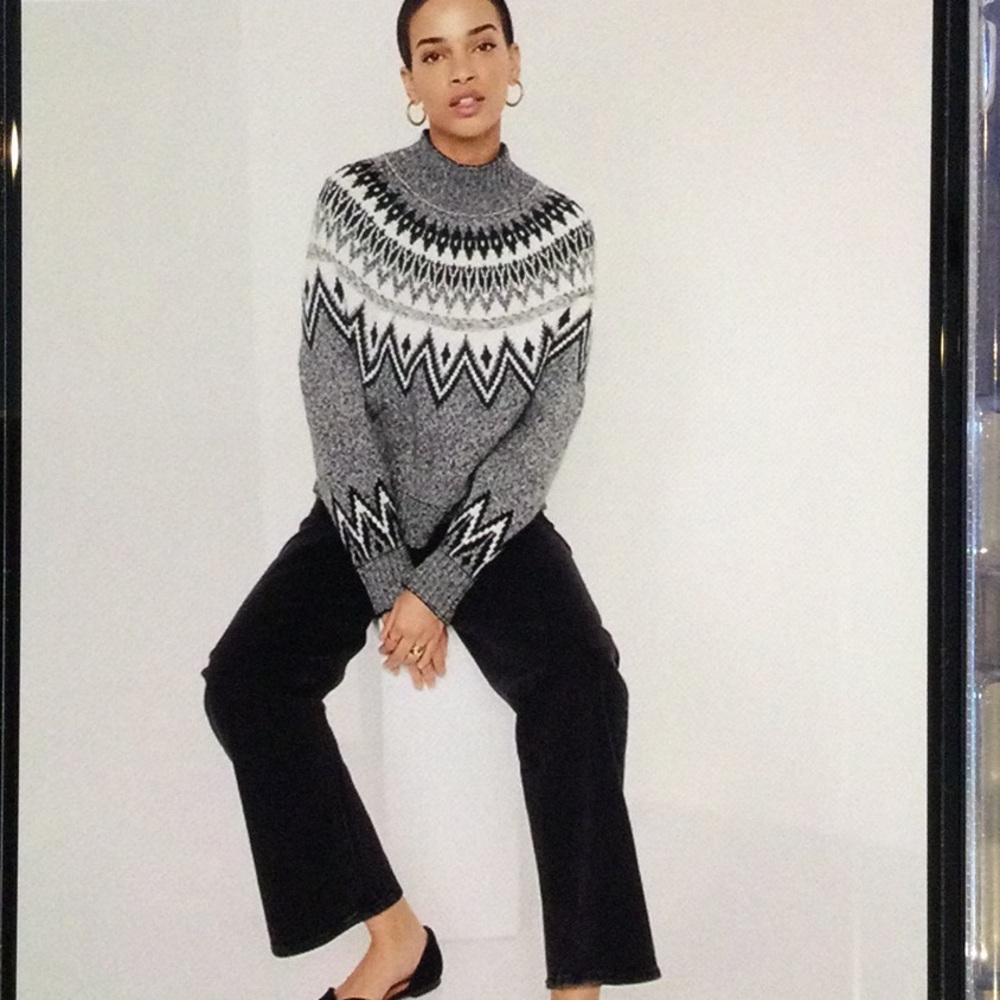 NEW OLD NAVY HIGH NECK SWEATER WOMEN'S SIZEM STRETCH DESIGN